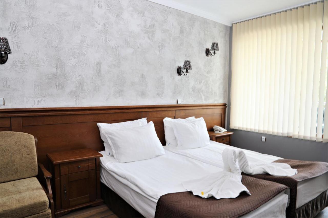 Petrov Family Hotel Nesebar Exterior photo