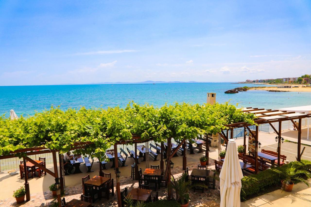 Petrov Family Hotel Nesebar Exterior photo