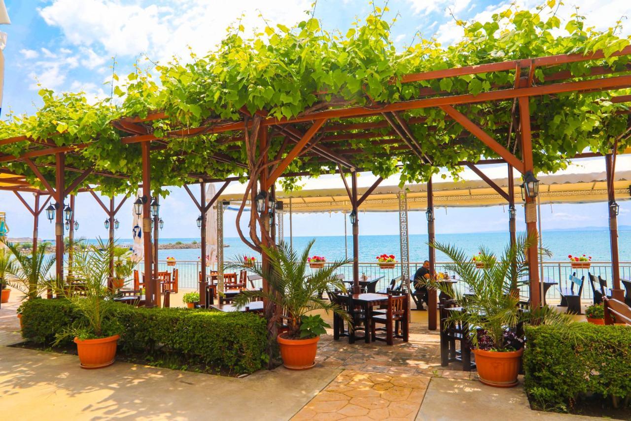 Petrov Family Hotel Nesebar Exterior photo