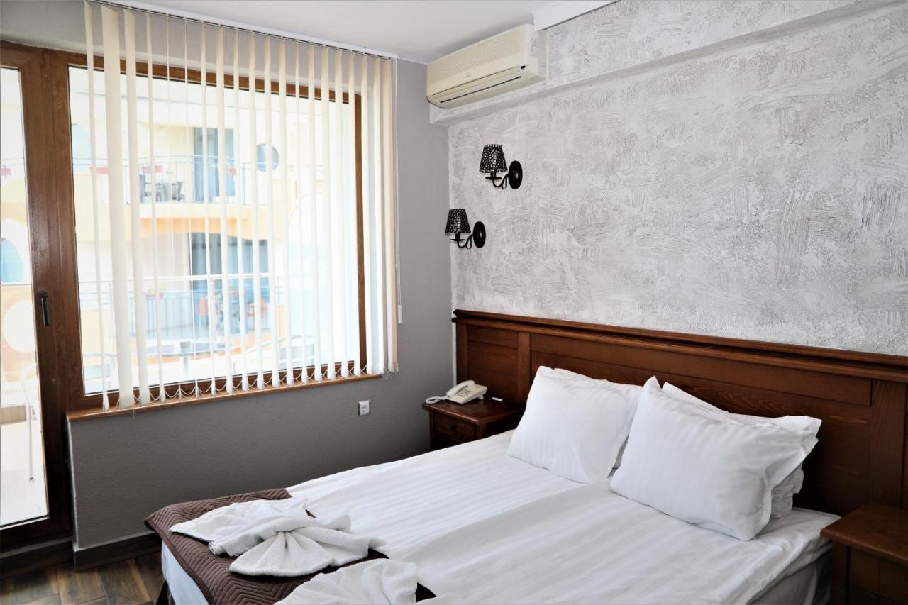 Petrov Family Hotel Nesebar Exterior photo