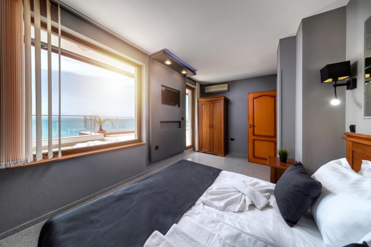 Petrov Family Hotel Nesebar Exterior photo