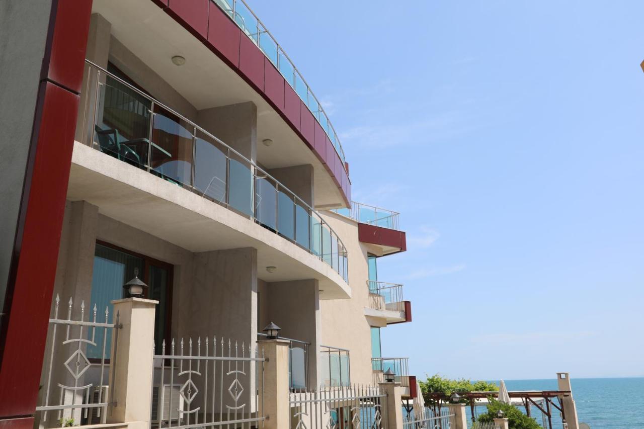 Petrov Family Hotel Nesebar Exterior photo