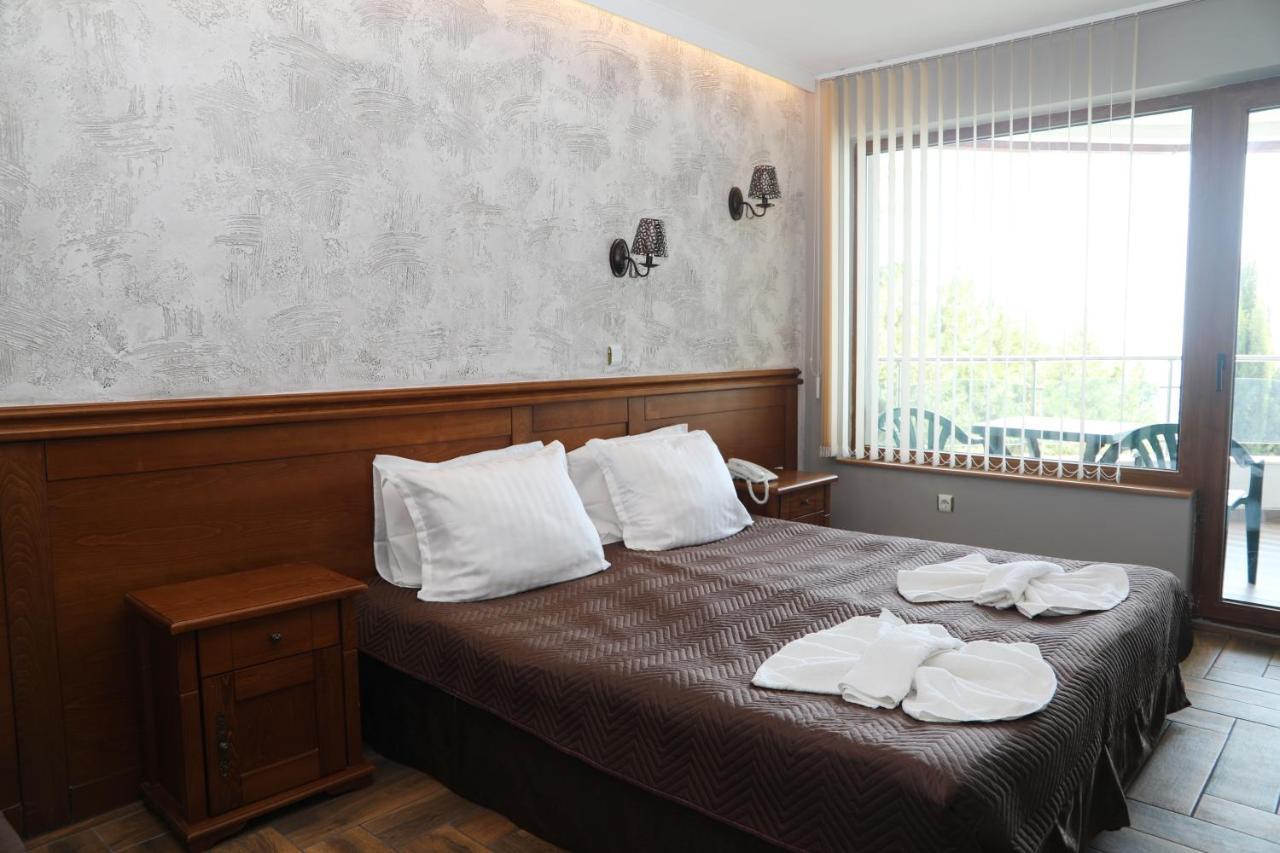 Petrov Family Hotel Nesebar Exterior photo