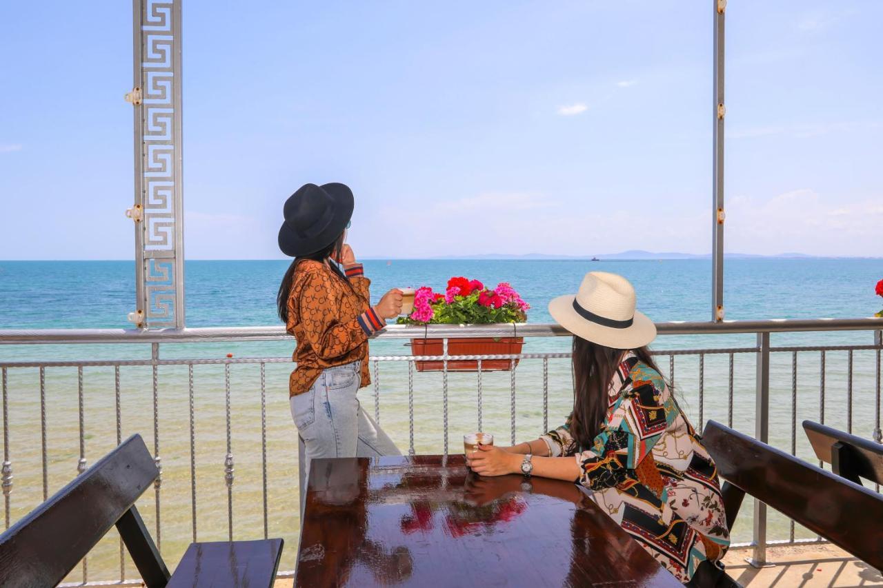 Petrov Family Hotel Nesebar Exterior photo